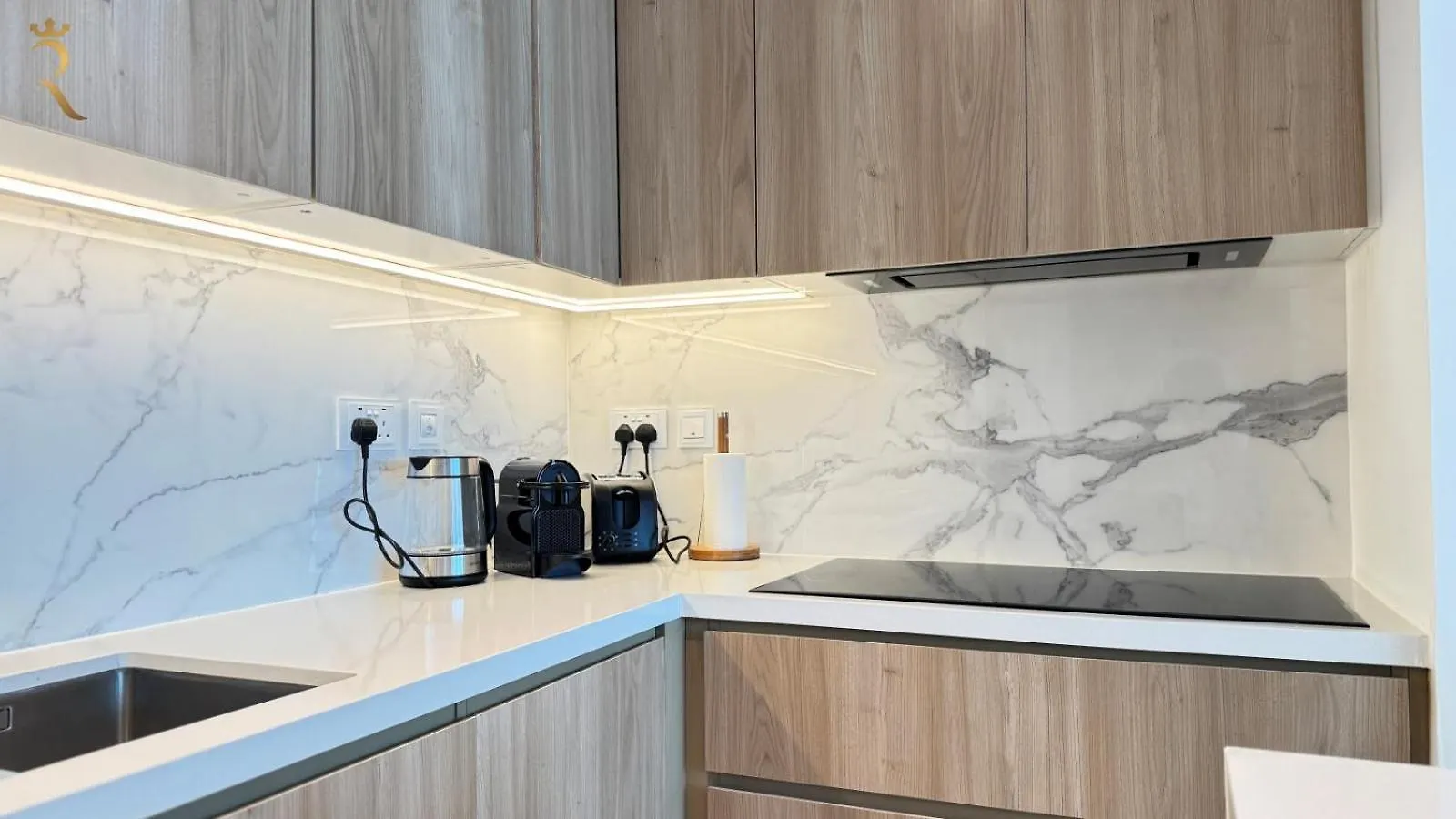아부다비 Azure Bliss 1Br Retreat Near Saadiyat Attractions 아파트