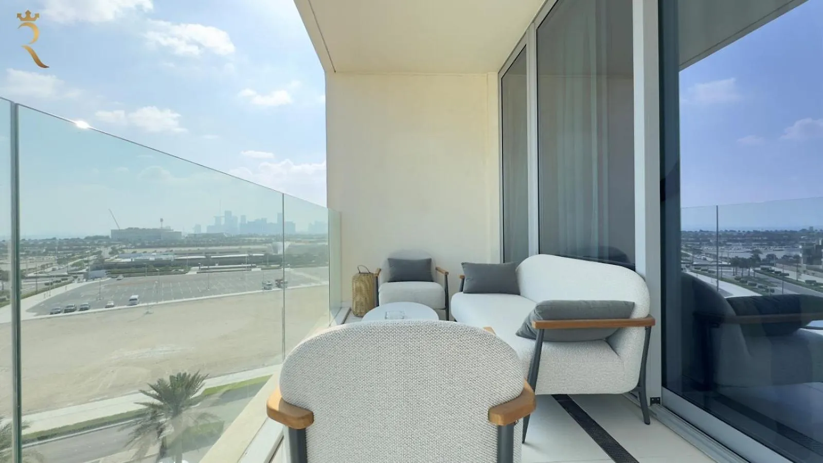 아부다비 Azure Bliss 1Br Retreat Near Saadiyat Attractions 아파트