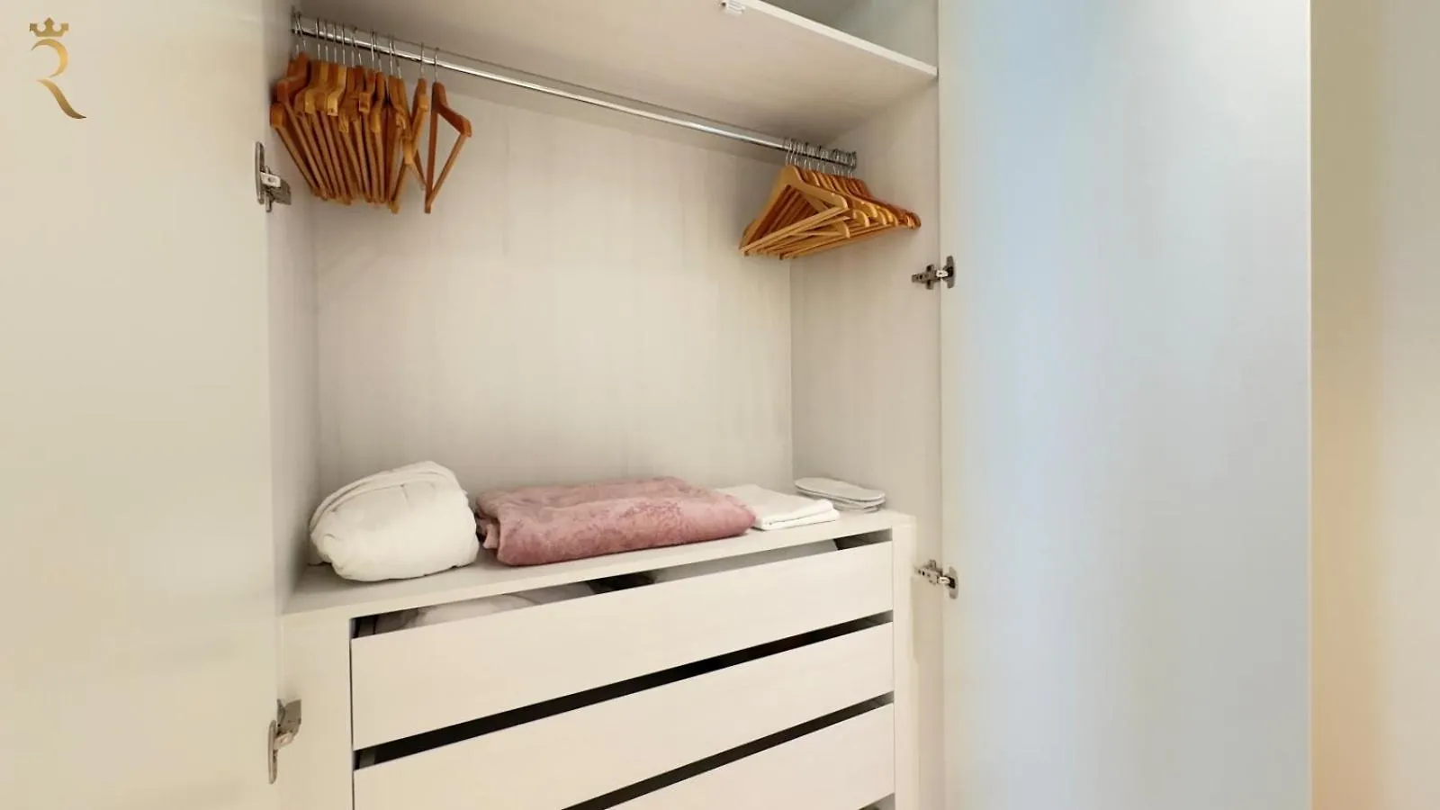 아부다비 Azure Bliss 1Br Retreat Near Saadiyat Attractions 아파트